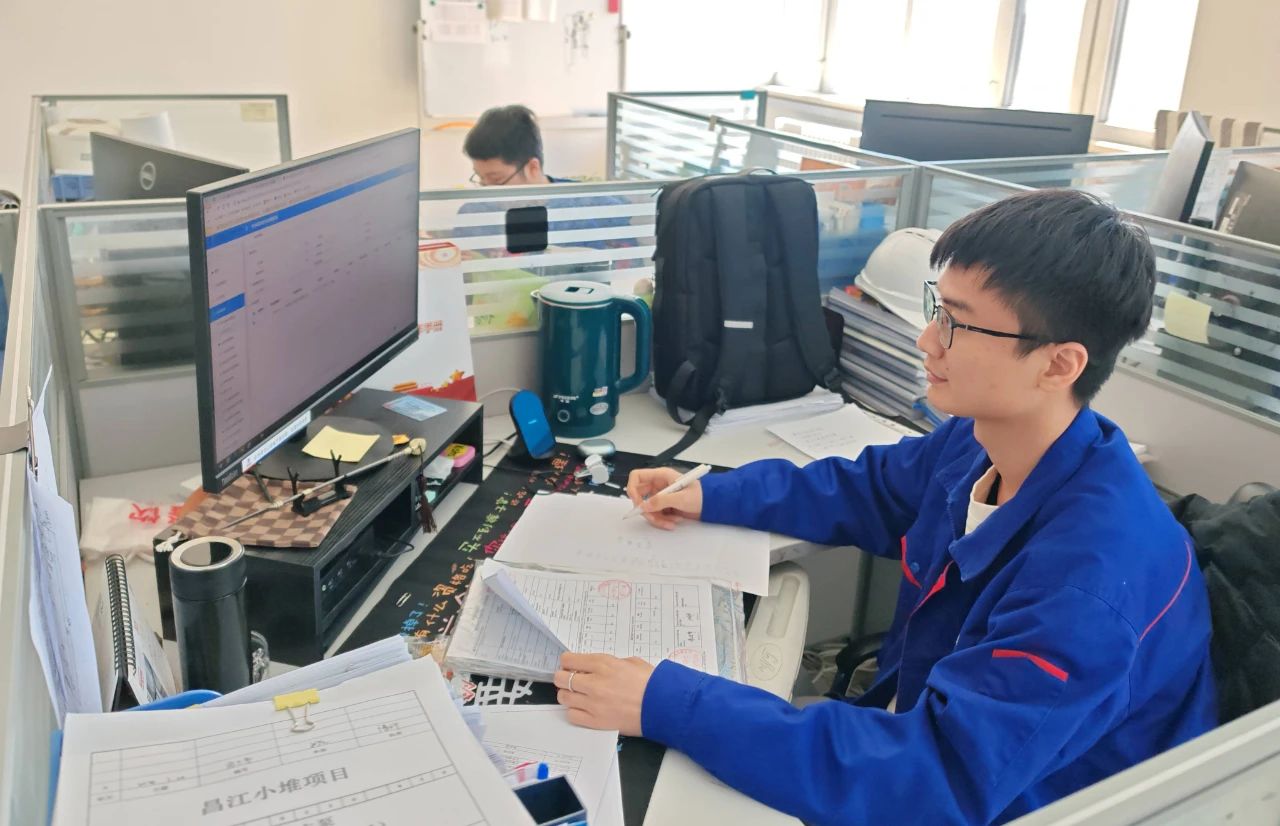 ed_1743476700100096.jpg 2.jpg